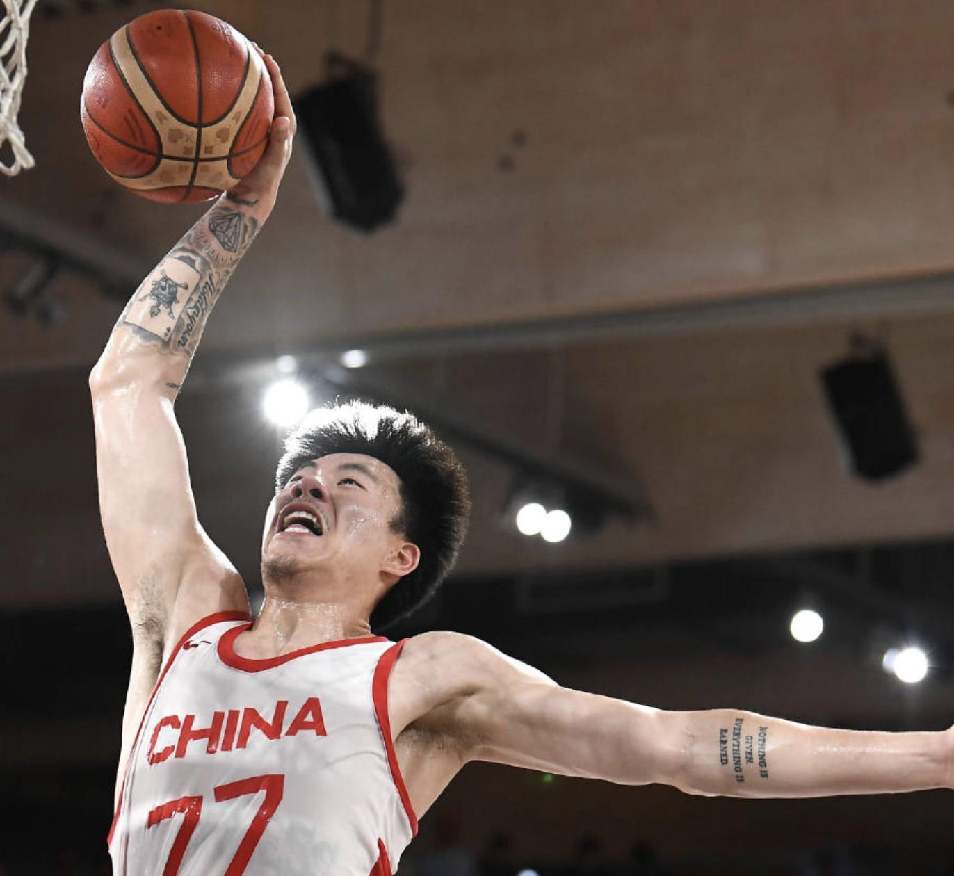 九游体育app下在-媒体人：今天赢在朱俊龙和李弘权，张镇麟现在咋完全没运动能力了